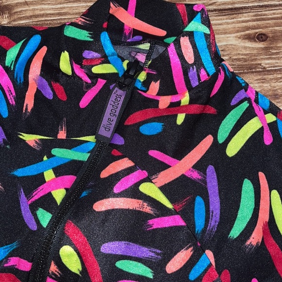 π‘π΅β’β€οΈ Dive Goddess x Retro Neon Vibes β€οΈβ’π‘π΅ - Picture 2 of 15